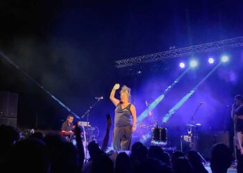 Χαμός στη χθεσινή συναυλία της Ματούλας Ζαμάνη στην Ποντοκώμη (Φώτο+Βίντεο)