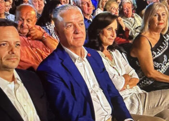 Το σχόλιο των “ΠΑΡΑΠΟΛΙΤΙΚΩΝ” για το τετ-α-τετ Διαμαντοπούλου-Δούκα στις Πρέσπες