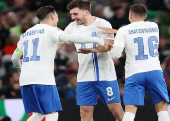 Εθνική για...φίλημα  