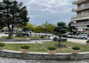 Δήμος Φλώρινας: Ξεκίνησε ο δεύτερος κύκλος φύτευσης ανθοφόρων φυτών