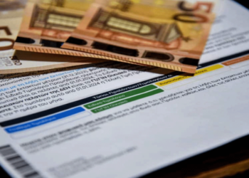 Φθηνότερο σε σχέση με τον Αύγουστο το «πράσινο» τιμολόγιο Σεπτεμβρίου της ΔΕΗ