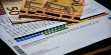 Φθηνότερο σε σχέση με τον Αύγουστο το «πράσινο» τιμολόγιο Σεπτεμβρίου της ΔΕΗ
