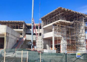 Σταμάτησαν οι εργασίες στο κτήριο της «ΗΛΙΑΧΤΙΔΑΣ»- Απλήρωτος ο εργολάβος