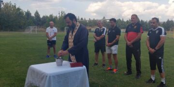 Με τις ευλογίες της Εκκλησίας από τον Πατέρα Ιωάννη Τσιμπασίδη, ξεκίνησε η νέα Αγωνιστική περίοδος  για την Ακαδημία Ποδοσφαίρου “ΒΥΖΑΝΤΙΝΟΣ ΑΕΤΟΣ” Πτολεμαΐδας (Ρεπορτάζ της Κούλας Πουλασιχίδου)