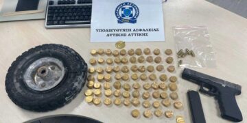 Όπλα, σφαίρες και λίρες μέσα σε λάστιχο βρήκαν οι αστυνομικοί στους καταυλισμούς Ρομά σε Φυλή και Άνω Λιόσια