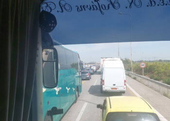 Συμβαίνει τώρα: Τεράστια ουρά στα διόδια Μαλγάρων