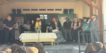 Με τις ευλογίες της Εκκλησίας ΠΡΩΤΟ ΚΟΥΔΟΥΝΙ σήμερα , για το 3ο Δημοτικό Σχολείο Πτολεμαΐδας! (Ρεπορτάζ της Κούλας Πουλασιχίδου)