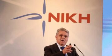 Νατσιός (ΝΙΚΗ): Να επιστρέψουν στα σχολεία στολές, έπαρση σημαίας και εθνικός ύμνος