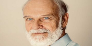 Ο Έλληνας Καθηγητής Γενετικής Στυλιανός Αντωναράκης, που καθιέρωσε την Παγκόσμια Ημέρα Συνδρόμου Down βραβεύεται στα Διεθνή Βραβεία VEXILLUM SCIACCA