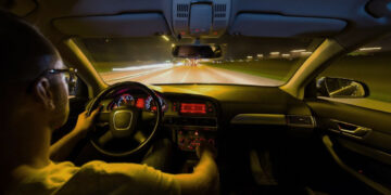 Τέλος η οδήγηση τη νύχτα -Ποιοι δεν θα μπορούν να κάθονται πίσω από το τιμόνι το βράδυ
