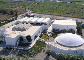 Το εμβληματικό οινοποιείο Μπουτάρη στη Σαντορίνη περνάει στο Κτήμα ΑΛΦΑ