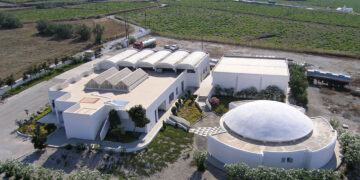 Το εμβληματικό οινοποιείο Μπουτάρη στη Σαντορίνη περνάει στο Κτήμα ΑΛΦΑ