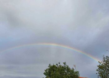 Διπλό ουράνιο τόξο στον ουρανό της Ασβεστόπετρας