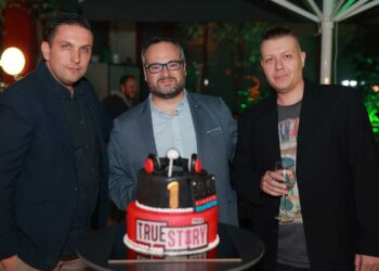 Παραγωγοί, φίλοι και ακροατές με πολύ κέφι στο 1ο πάρτι γενεθλίων του True Story Radio! (Φώτο+Βίντεο)