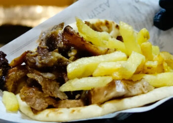 Θα πάει 5 ευρώ το πιτόγυρο; – Τι θα κρίνει την τιμή του