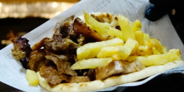 Θα πάει 5 ευρώ το πιτόγυρο; – Τι θα κρίνει την τιμή του