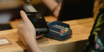 Έρχονται νέα ραβασάκια από την εφορία σε επαγγελματίες και επιχειρήσεις για τα POS