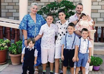 Πολύτεκνη οικογένεια μετακόμισε στα Φουρνά Ευρυτανίας μετα από viral αγγελία!