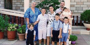 Πολύτεκνη οικογένεια μετακόμισε στα Φουρνά Ευρυτανίας μετα από viral αγγελία!
