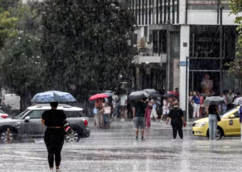 Καιρός: Αλλάζει το σκηνικό με πτώση της θερμοκρασίας και βροχές – Πού και πότε θα σημειωθούν καταιγίδες