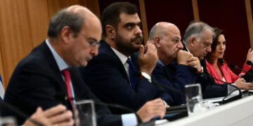 Τι αλλάζει σε Αirbnb, καταργείται ο ΕΦΚ στο αγροτικό πετρέλαιο – Τα νέα μέτρα για επιχειρήσεις, τουρισμό και επενδύσεις