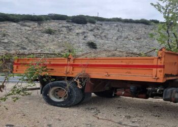 Συνελήφθησαν εργαζόμενοι της Περιφέρειας για ρίψη μπαζών στις όχθες της λίμνης Πολυφύτου- Καμία τέτοια εντολή λένε υπηρεσίες και Αντιπεριφερειάρχης Τεχνικών Έργων