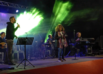 Φθινοπωρινή η συναυλία της Γλυκερίας και του Χάρη Μακρή στο 50ο Φεστιβάλ ΚΝΕ Οδηγητή στην Κοζάνη (Φώτο+Βίντεο)