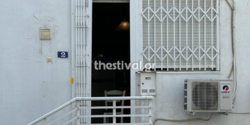 Σοκ στη Θεσσαλονίκη: Εντοπίστηκαν δυο σοροί σε μονοκατοικία