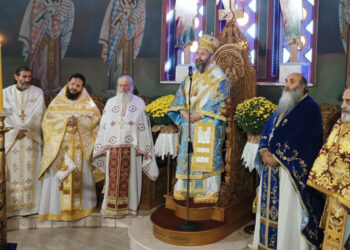 Αρχιερατική Θεία Λειτουργία προεξάρχοντος του Μητροπολίτου Φλωρίνης κ. Ειρηναίου στον Ιερό Ναό Αγίας Σκέπης Πτολεμαΐδος ( ρεπορτάζ της Κούλας Πουλασιχίδου )
