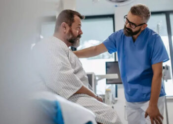 Καρκίνος του παχέος εντέρου: Ξεκίνησε η αποστολή SMS στους άνω των 50 για δωρεάν self tests