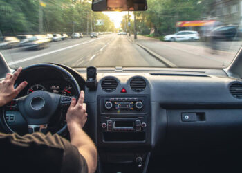 Μπλόκο σε όσους οδηγούν μόνοι τους στο αυτοκίνητο -Η πρόταση που προκαλεί αντιδράσεις