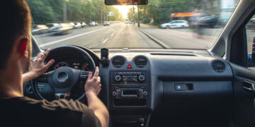 Μπλόκο σε όσους οδηγούν μόνοι τους στο αυτοκίνητο -Η πρόταση που προκαλεί αντιδράσεις