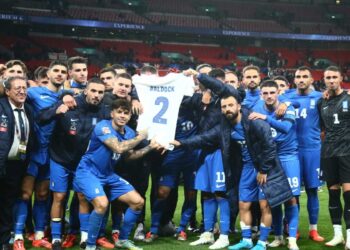 Εθνική Ελλάδος: «Για τον Τζορτζ» – Αποθέωση μετά τον θρίαμβο με 2-1 επί της Αγγλίας στο Γουέμπλεϊ