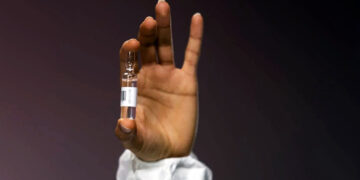 Επιστήμονες ανακοίνωσαν ότι αναπτύσσουν εμβόλιο που θα «εξαλείψει» τον καρκίνο των ωοθηκών