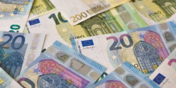 Ώρα για αναδρομικά σε 410.000 συνταξιούχους – Πότε πληρώνονται