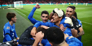 Τα βρετανικά ΜΜΕ αποθέωσαν την Εθνική Ελλάδος για τη νίκη της στο Γουέμπλεϊ – «Εξευτέλισαν την Αγγλία»