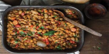 Συνταγή για Φασουλονταβά με φασόλια Πρεσπών από την Cantina του protothema.gr