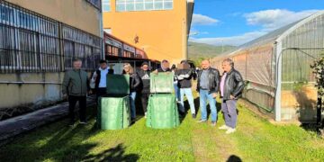 Κάδοι οικιακής κομποστοποίησης από τον Δήμο Φλώρινας στο 1ο Εργαστηριακό Κέντρο Φλώρινας