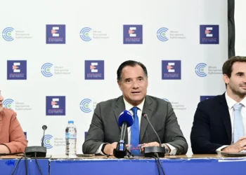 Πρόστιμο €800.000 σε γιατρό που έγραψε χιλιάδες φάρμακα σε 1 μήνα με το ΑΜΚΑ της μητέρας του