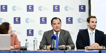 Πρόστιμο €800.000 σε γιατρό που έγραψε χιλιάδες φάρμακα σε 1 μήνα με το ΑΜΚΑ της μητέρας του