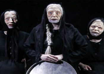 Η θεατρική παράσταση «Οι γριές που μαζεύουν την τσουκνίδα» από τους ΛΑΜΠΗΔΟΝΕΣ για 2 μόνο παραστάσεις στην Πτολεμαΐδα