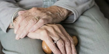 Σπείρα εξαπατούσε ηλικιωμένες σε όλη την Ελλάδα