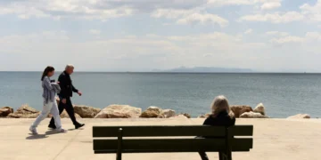 Τριήμερο 28ης Οκτωβρίου: Καλοκαιρία αλλά και ψύχρα – Οι βροχές επιστρέφουν αρχές του μήνα