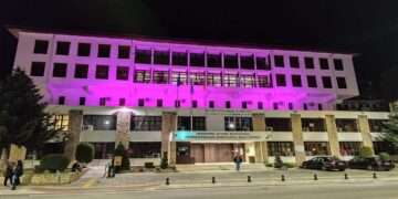 Στα ροζ η Περιφερειακή Ενότητα Καστοριάς στο πλαίσιο ευαισθητοποίησης & ενημέρωσης κατά του καρκίνου του μαστού