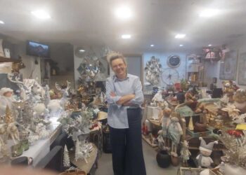 Οι πρώτοι Χριστουγεννιάτικοι στολισμοί στην αγορά της Πτολεμαΐδας! (ρεπορτάζ της Κούλας Πουλασιχίδου)