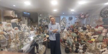 Οι πρώτοι Χριστουγεννιάτικοι στολισμοί στην αγορά της Πτολεμαΐδας! (ρεπορτάζ της Κούλας Πουλασιχίδου)