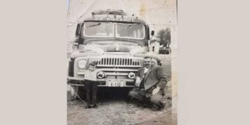 Φωτογραφία από λεωφορείο του ΚΤΕΛ Κοζάνης της δεκαετίας του ’50