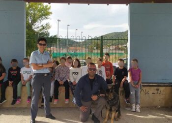 Ο αστυνομικός σκύλος ανίχνευσης εκρηκτικών ουσιών “DIVA” βρέθηκε κοντά σε μαθητές της Καστοριάς