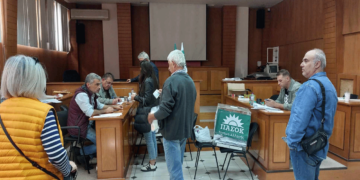 Συνεχίζεται η διαδικασία εκλογής νέου προέδρου του ΠΑΣΟΚ στο Εργατικό Κέντρο Πτολεμαΐδας – Μεγάλη προσέλευση κόσμου από το πρωί