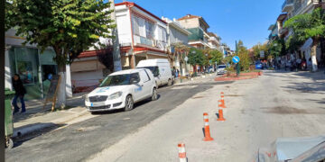 Πτολεμαΐδα: Άνοιξε μετά από 25 μέρες η 25ης Μαρτίου – Με το “εμπόδιο” της κλειστής Θ. Σοφούλη η κίνηση